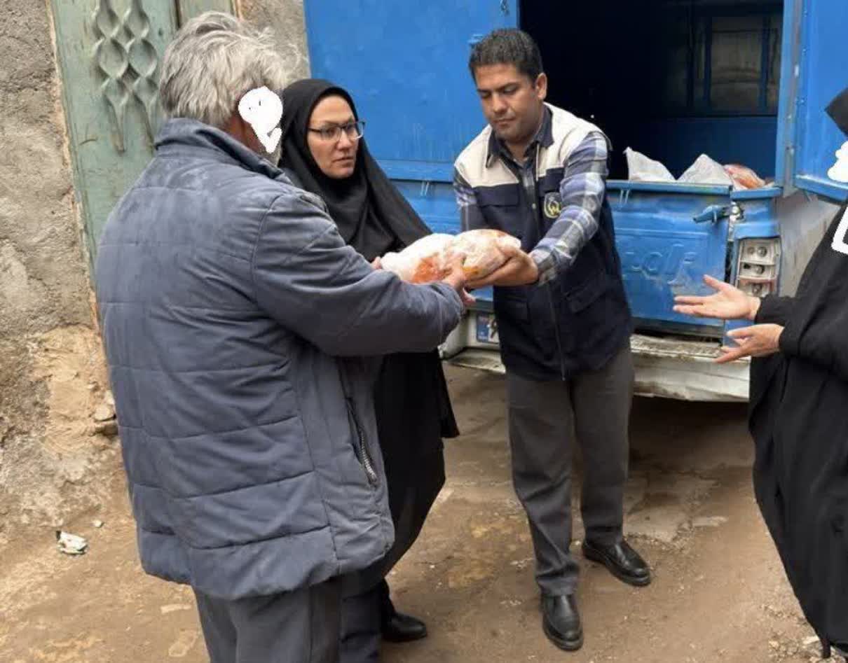کمک های مردمی چناران در روستای بقمچ